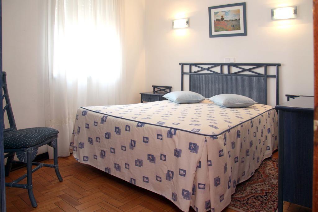 Residencial Miramar Otel Quarteira Oda fotoğraf