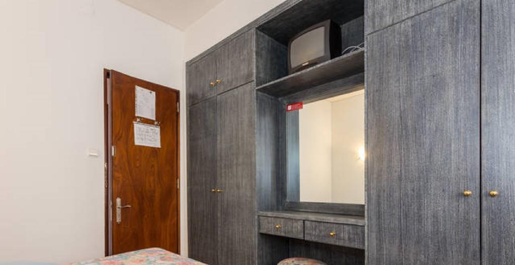 Residencial Miramar Otel Quarteira Oda fotoğraf